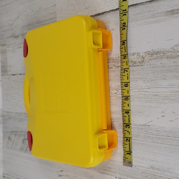 Lego carrying case with an assortment of Legos - Picture 7 of 10
